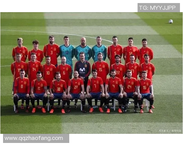 足球明星进球庆祝瞬间合拍展现激情与团队精神的完美结合 足球明星进球庆祝瞬间合拍展现激情与团队精神的完美结合